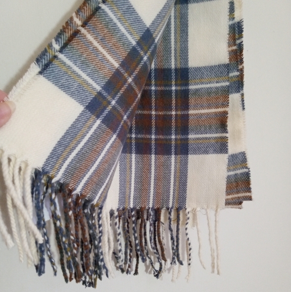 D&Y Softer than Cashmere 100% acrylic scarf - Picture 3 of 4